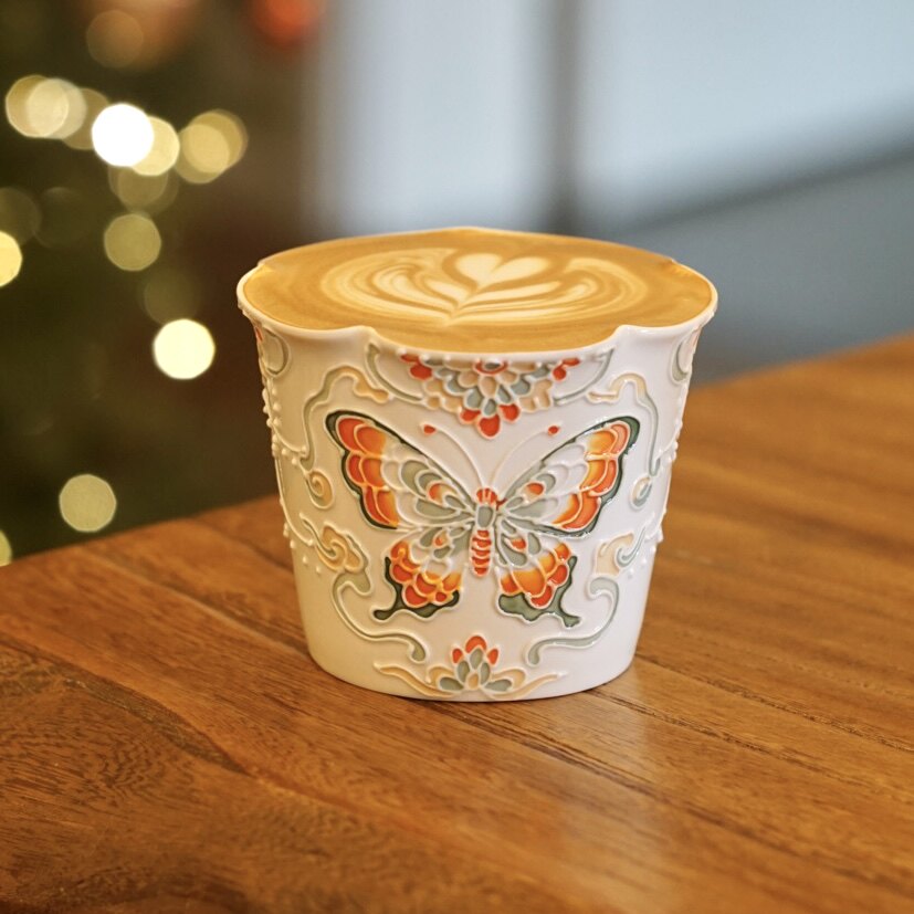 M041 Butterfly Arabesque Mug – 8.8oz / 260ml