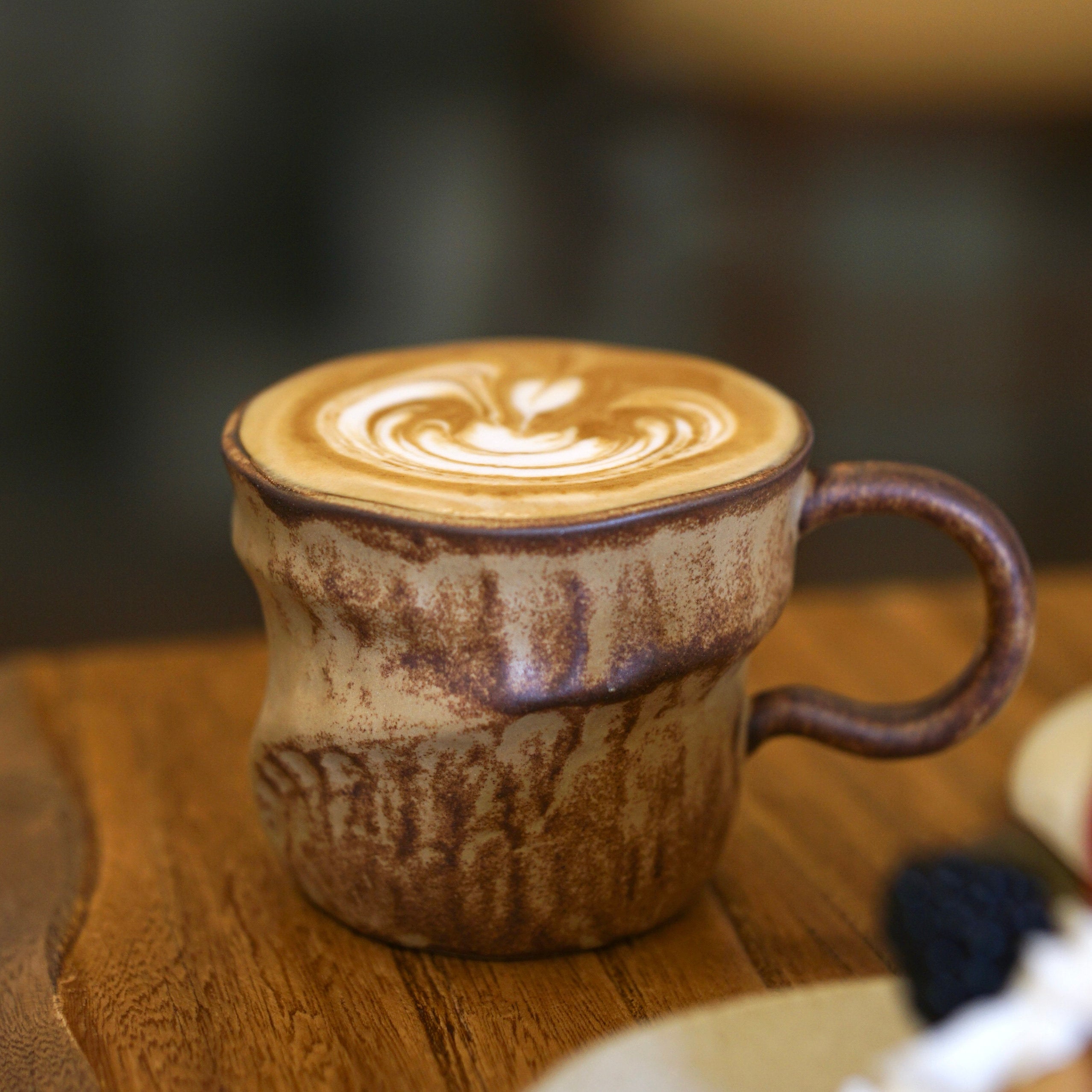M019 Kiln-Glazed Rustic Sculpted Mug – 7.8oz / 230ml
