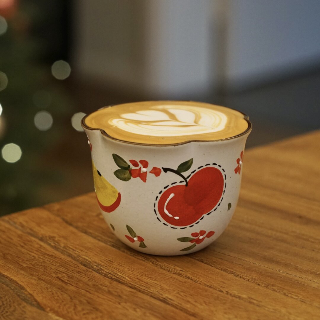 M047 Orchard Apple Petal Mug – 8.1oz / 240ml