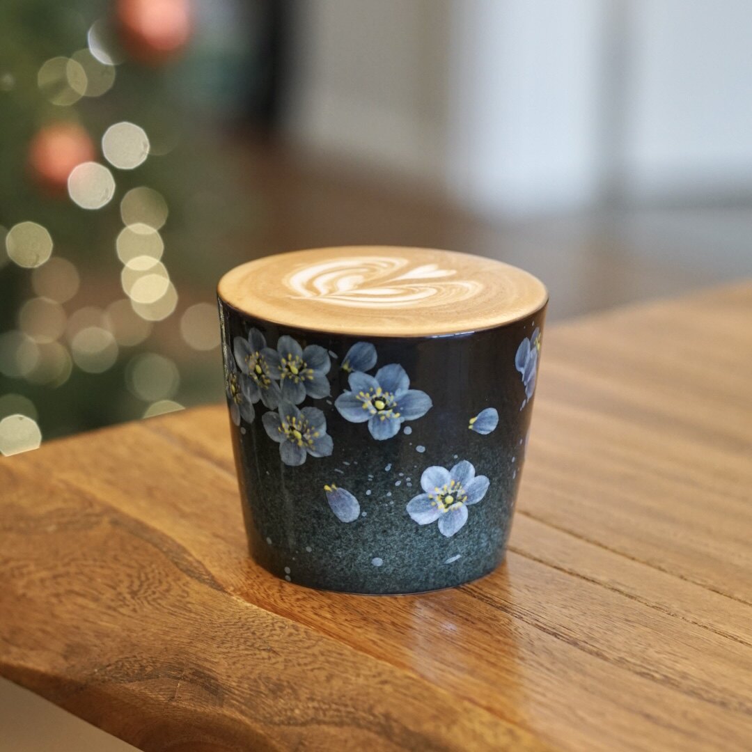 M042 Moonlit Plum Blossom Mug – 8.5oz / 250ml