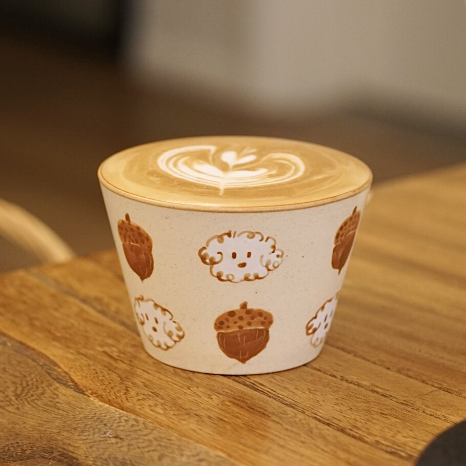 M083 Acorn Puppy Mug – 9.5oz / 280ml